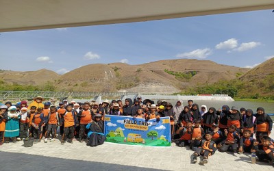 Fieldtrip Hari Kedua, Peserta didik Kelas 4,5,6 Belajar Ke Pabrik Tempe dan Bendungan Kambaniru